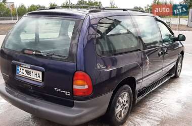 Мінівен Chrysler Grand Voyager 1998 в Нововолинську