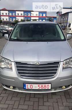 Минивэн Chrysler Grand Voyager 2010 в Львове