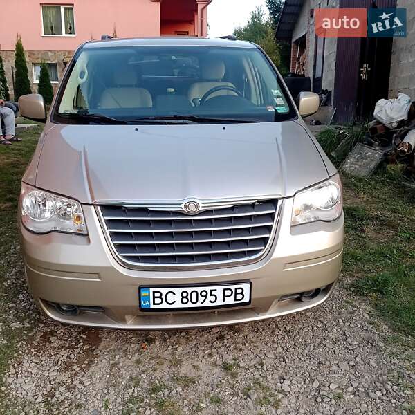 Минивэн Chrysler Grand Voyager 2008 в 