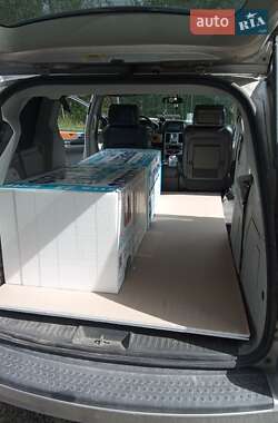 Седан Chrysler Grand Voyager 2008 в 
