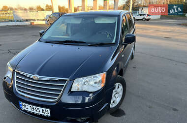 Минивэн Chrysler Grand Voyager 2008 в Долине