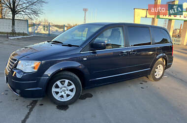 Минивэн Chrysler Grand Voyager 2008 в Долине