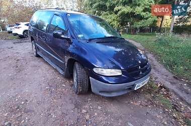 Мінівен Chrysler Grand Voyager 1998 в Нововолинську