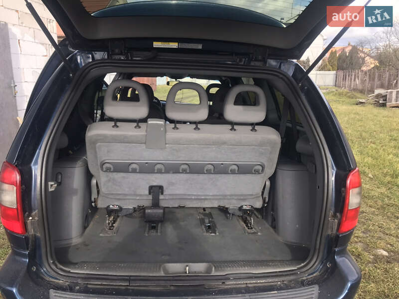 Минивэн Chrysler Grand Voyager 2003 в Ужгороде