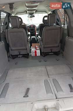 Минивэн Chrysler Grand Voyager 2005 в 