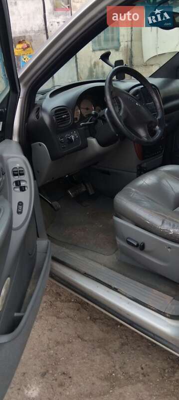 Минивэн Chrysler Grand Voyager 2005 в Черновцах