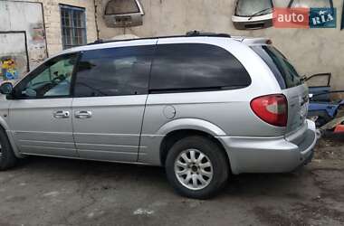 Минивэн Chrysler Grand Voyager 2005 в 