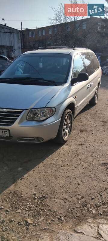 Минивэн Chrysler Grand Voyager 2005 в Черновцах