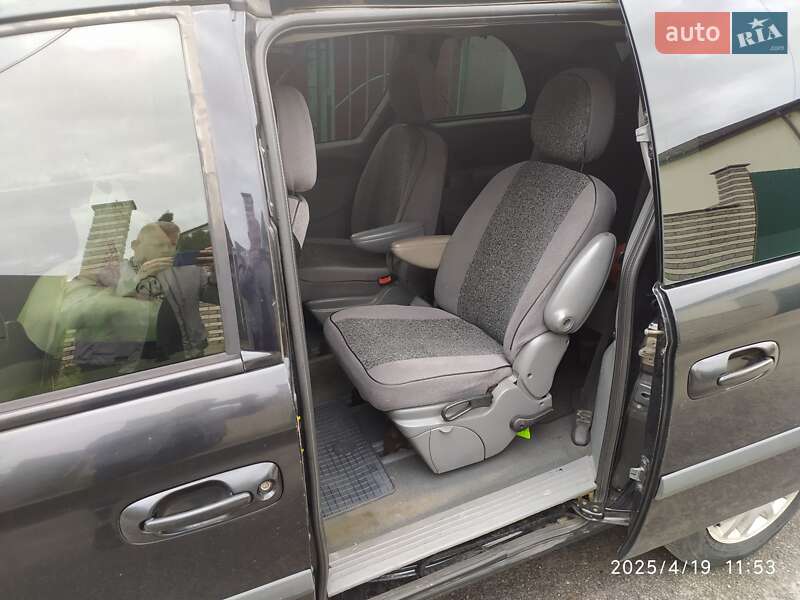 Универсал Chrysler Grand Voyager 2004 в Львове