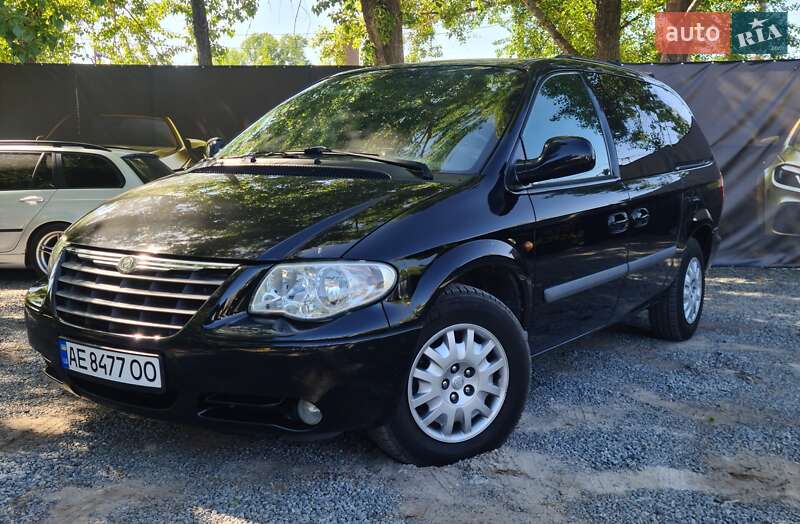 Минивэн Chrysler Grand Voyager 2007 в 