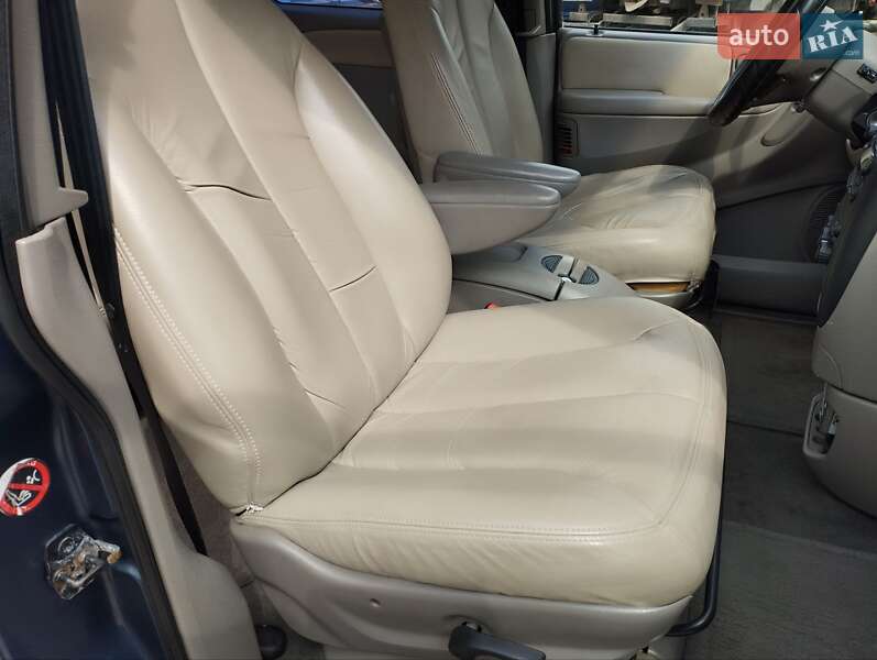 Мінівен Chrysler Grand Voyager 2001 в Києві