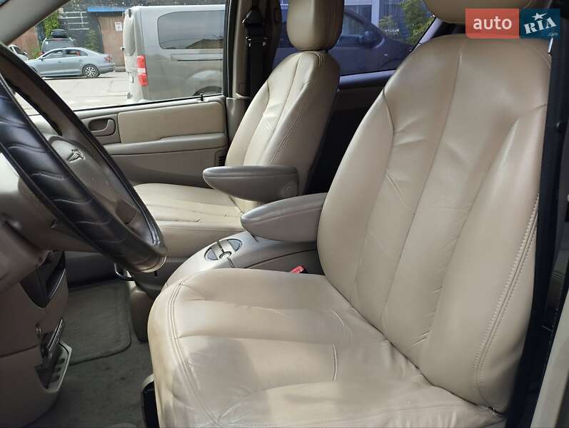 Мінівен Chrysler Grand Voyager 2001 в Києві
