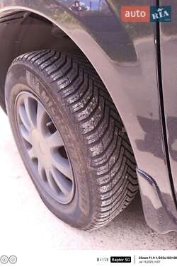 Минивэн Chrysler Grand Voyager 2003 в 