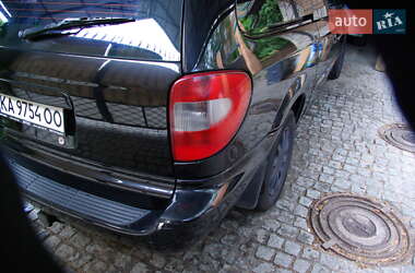 Минивэн Chrysler Grand Voyager 2003 в 