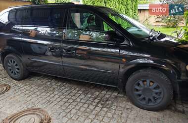 Минивэн Chrysler Grand Voyager 2003 в 