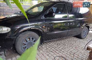 Минивэн Chrysler Grand Voyager 2003 в 
