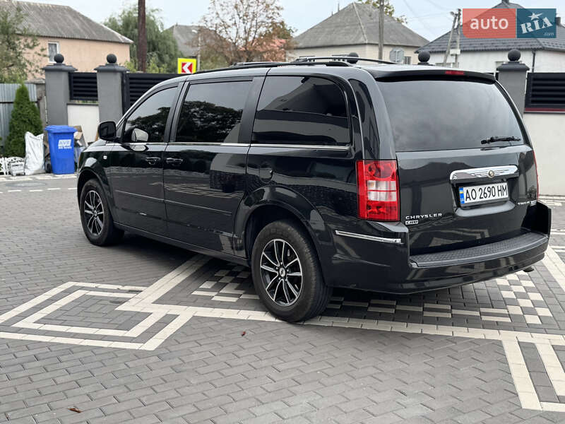 Минивэн Chrysler Grand Voyager 2010 в Мукачево фото 7 Минивэн Chrysler Grand Voyager 2010 в Мукачево