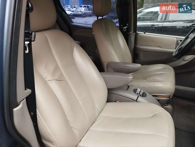 Минивэн Chrysler Grand Voyager 2001 в Киеве фото 31 Минивэн Chrysler Grand Voyager 2001 в Киеве