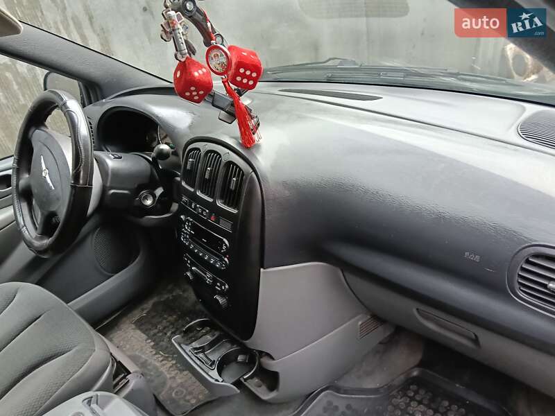 Минивэн Chrysler Grand Voyager 2006 в Люботине фото 4 Минивэн Chrysler Grand Voyager 2006 в Люботине