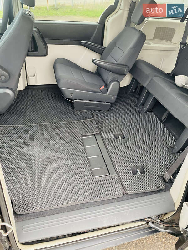 Мінівен Chrysler Grand Voyager 2010 в Одесі