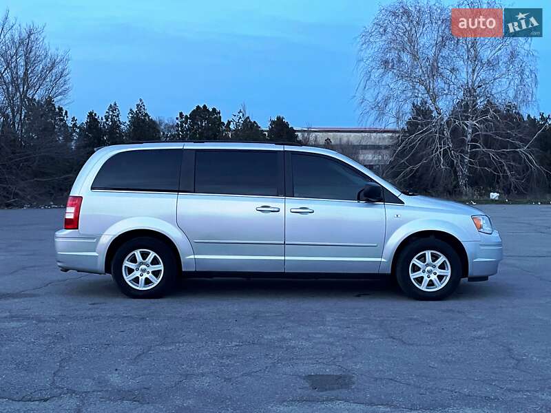 Мінівен Chrysler Grand Voyager 2010 в Дніпрі фото 5 Мінівен Chrysler Grand Voyager 2010 в Дніпрі