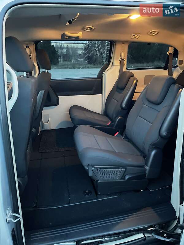 Мінівен Chrysler Grand Voyager 2010 в Дніпрі фото 8 Мінівен Chrysler Grand Voyager 2010 в Дніпрі