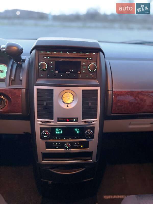 Мінівен Chrysler Grand Voyager 2010 в Дніпрі фото 16 Мінівен Chrysler Grand Voyager 2010 в Дніпрі