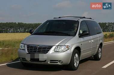 Универсал Chrysler Grand Voyager 2004 в Сваляве