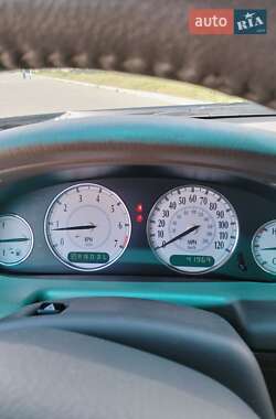 Седан Chrysler LHS 2001 в 