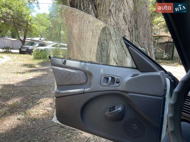 Седан Chrysler Neon 1994 в Одессе