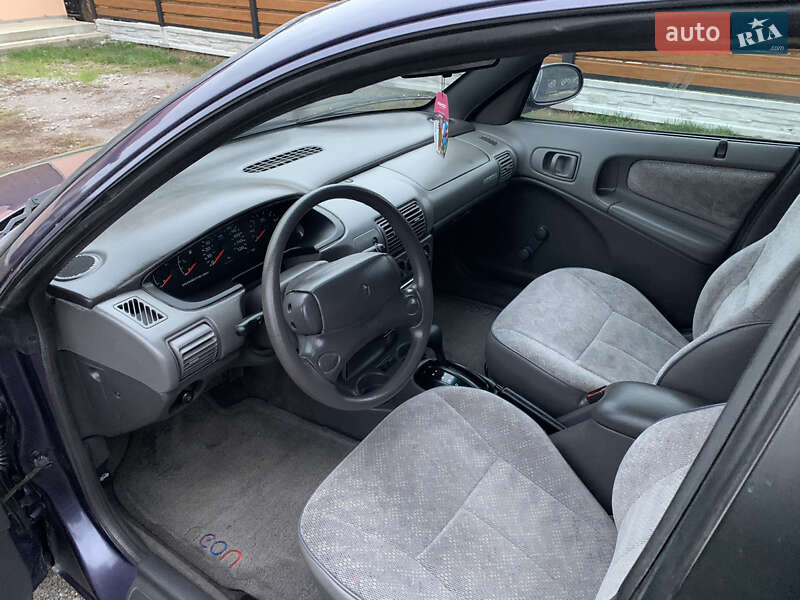 Седан Chrysler Neon 1995 в Виннице