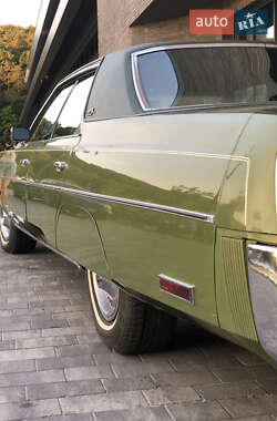 Седан Chrysler New Yorker 1976 в 