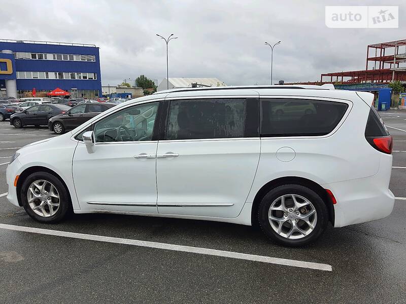 Мінівен Chrysler Pacifica 2016 в Києві фото 7 Мінівен Chrysler Pacifica 2016 в Києві