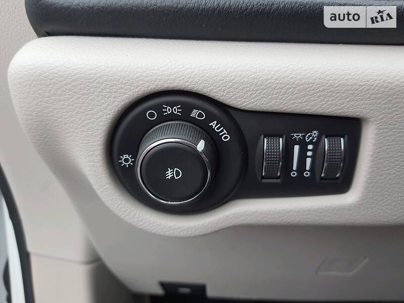 Мінівен Chrysler Pacifica 2016 в Києві фото 24 Мінівен Chrysler Pacifica 2016 в Києві