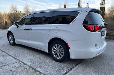 Универсал Chrysler Pacifica 2018 в Нетешине