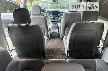 Минивэн Chrysler Pacifica 2016 в 