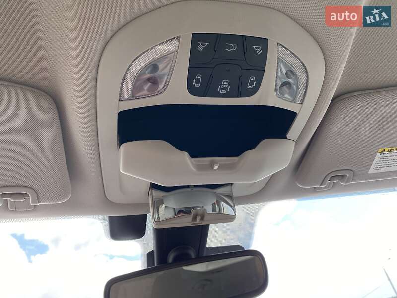 Минивэн Chrysler Pacifica 2018 в Киеве