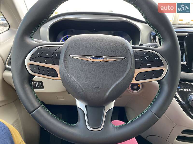 Минивэн Chrysler Pacifica 2018 в Киеве