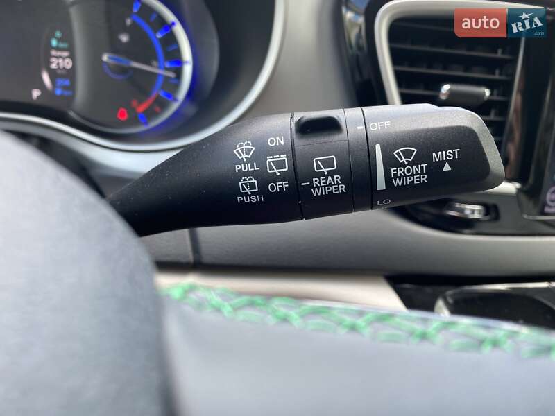 Минивэн Chrysler Pacifica 2018 в Киеве