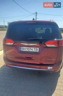 Минивэн Chrysler Pacifica 2017 в Одессе