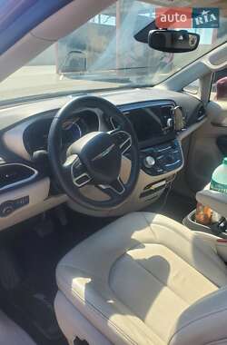 Минивэн Chrysler Pacifica 2017 в Одессе