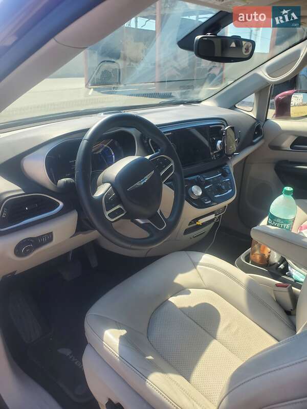 Минивэн Chrysler Pacifica 2017 в Одессе