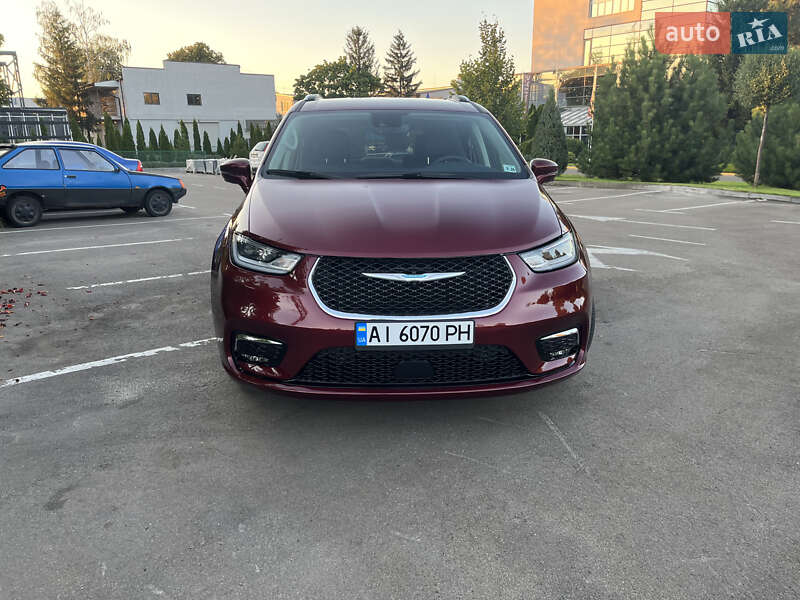 Минивэн Chrysler Pacifica 2021 в Вишневом фото 8 Минивэн Chrysler Pacifica 2021 в Вишневом
