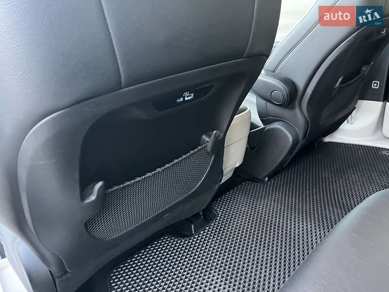 Минивэн Chrysler Pacifica 2021 в Вишневом фото 17 Минивэн Chrysler Pacifica 2021 в Вишневом