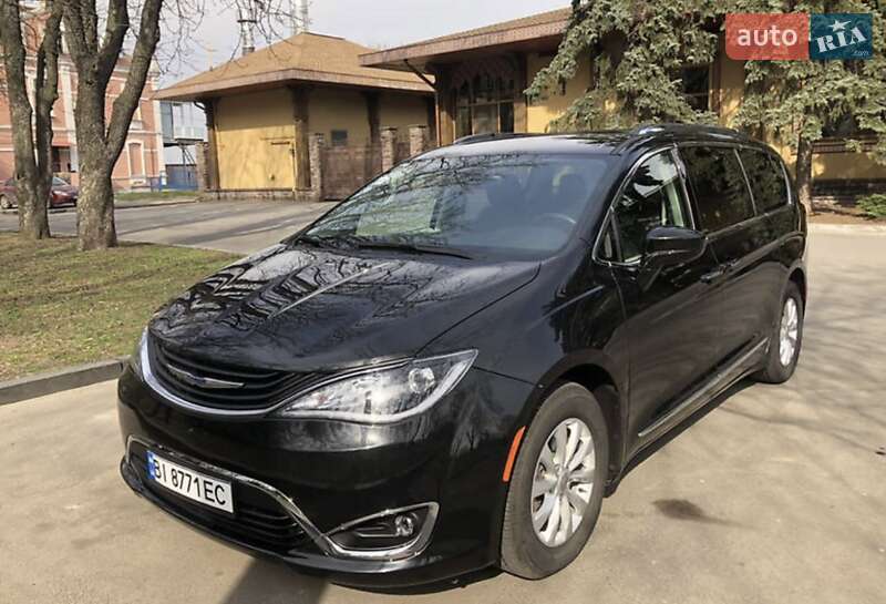 Седан Chrysler Pacifica 2018 в Полтаві фото 3 Седан Chrysler Pacifica 2018 в Полтаві