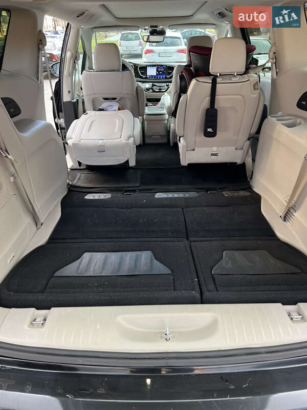 Мінівен Chrysler Pacifica 2021 в Вінниці