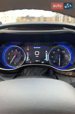 Минивэн Chrysler Pacifica 2021 в Виннице