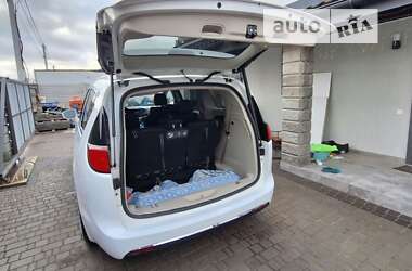 Минивэн Chrysler Pacifica 2019 в 