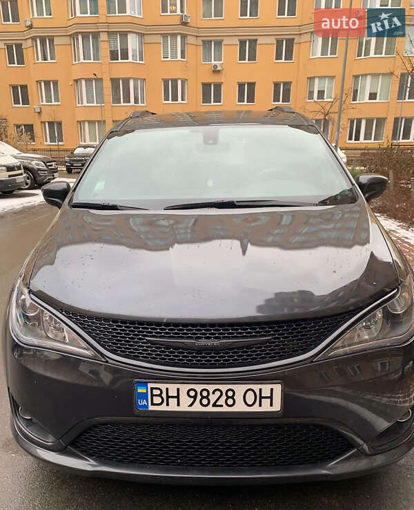 Мінівен Chrysler Pacifica 2019 в Києві фото 6 Мінівен Chrysler Pacifica 2019 в Києві
