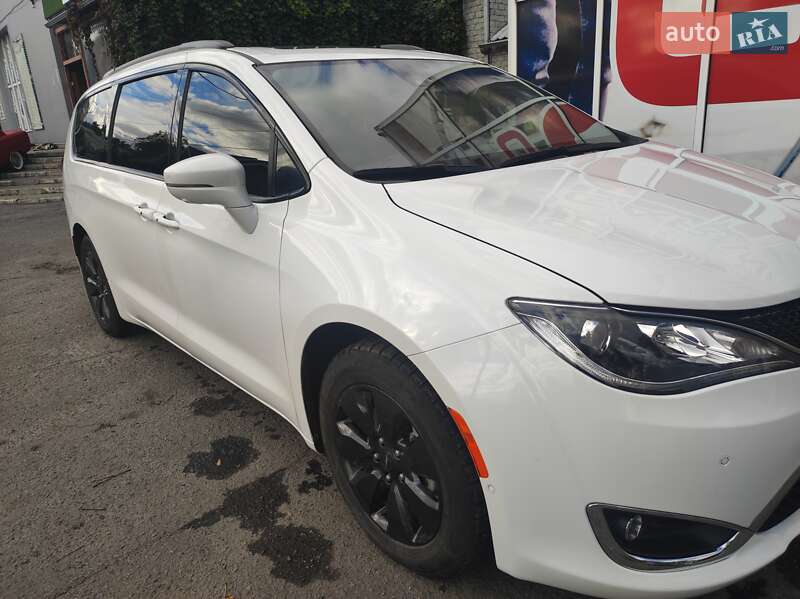Минивэн Chrysler Pacifica 2019 в Днепре